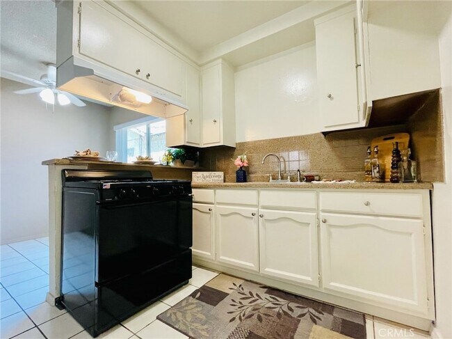 Photo - 12437 Harris Ave Unidad K