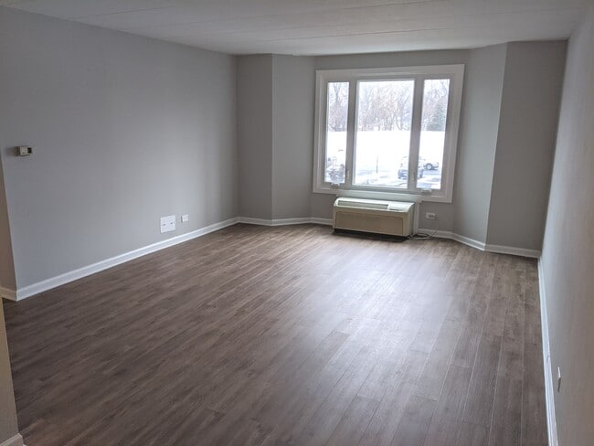 Photo - 1 Renaissance Pl Unit 104