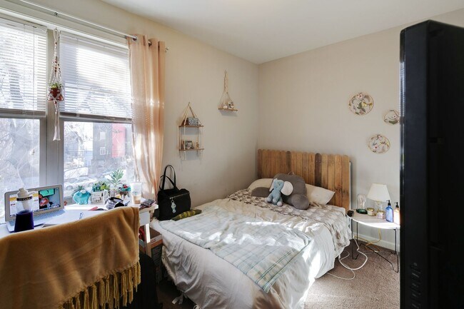 Building Photo - 1628 Willington St Unit C