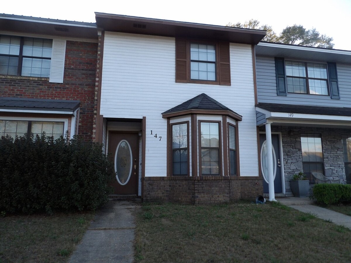 Lakeview Drive, Daleville, AL - Lakeview Drive, Daleville, AL