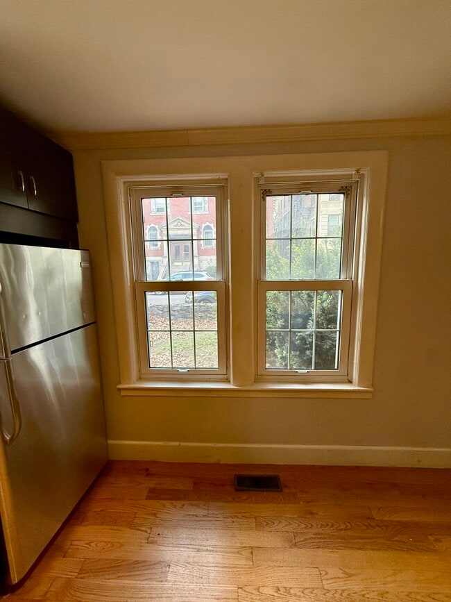 Photo - 2 Braemore Rd Unit 1