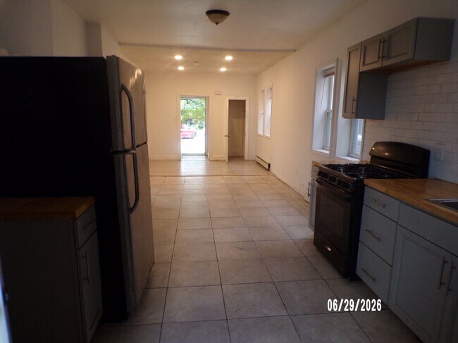 1102 Collings Rd