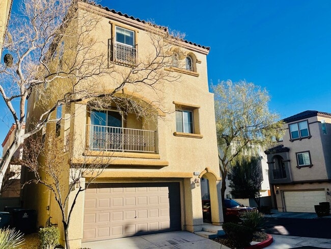 Photo - No Carpet 3 bth Upstairs Plus Loft Bedroom, New Floors, New paint!