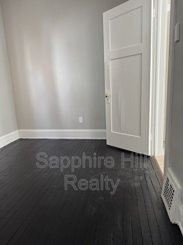 Photo - 2927 E 126th St