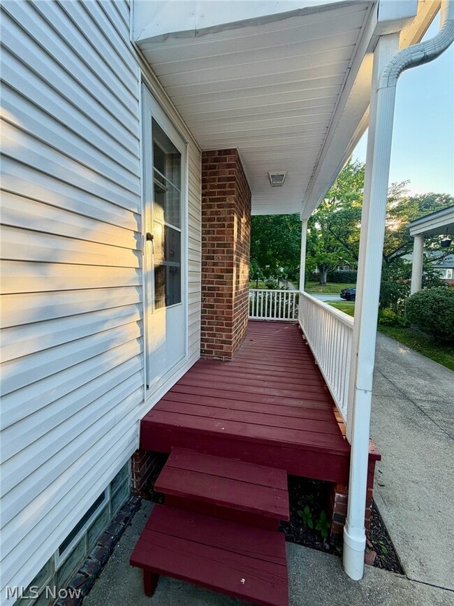 Photo - 1561 Maywood Rd