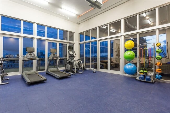 Photo - 117 SW 10th St Unidad 2101