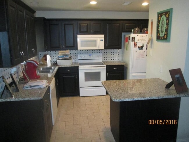 Photo - 1219 Vivienne St
