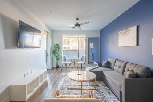 Building Photo - 701 W Rio Salado Pkwy Rental