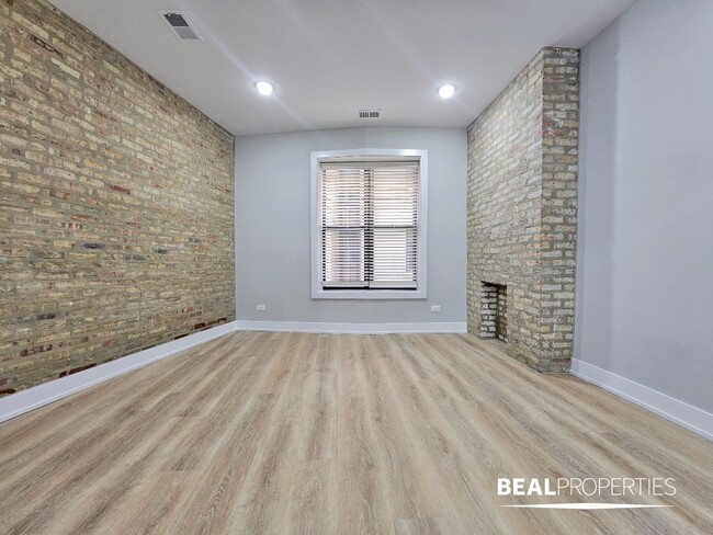 Photo - 428 W Belden Ave