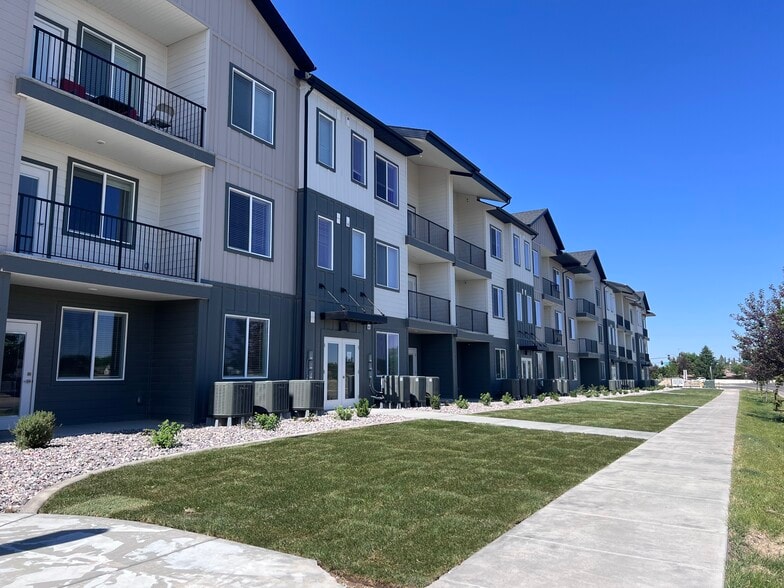 Knudsen Street Via Apartments