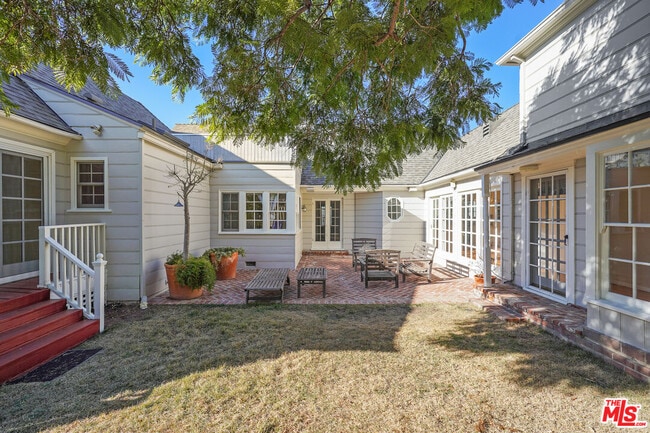 Photo - 266 Denslow Ave