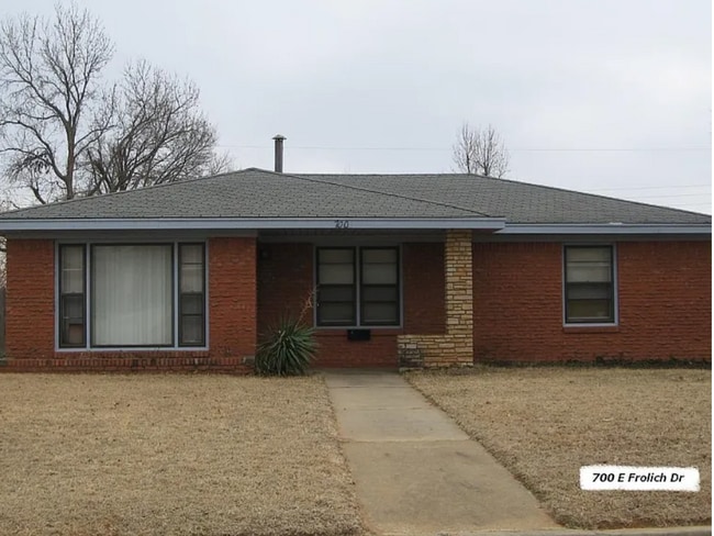 Building Photo - 700 Frolich Dr