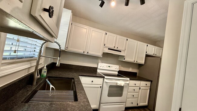 Photo - 1903 Malone Rd Unit H