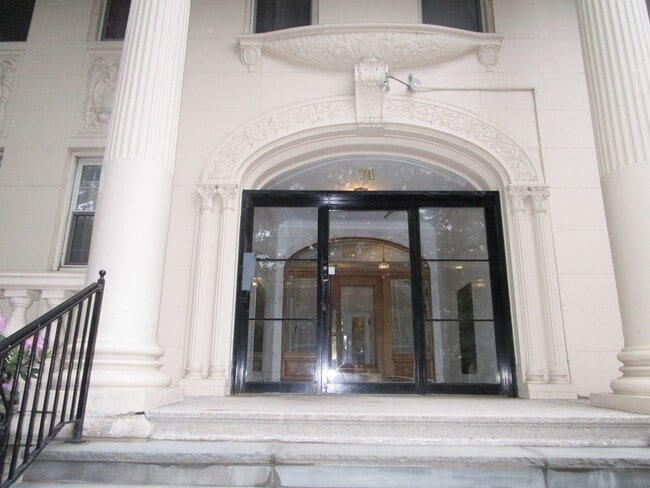 Photo - 74 Fenway Unit B2