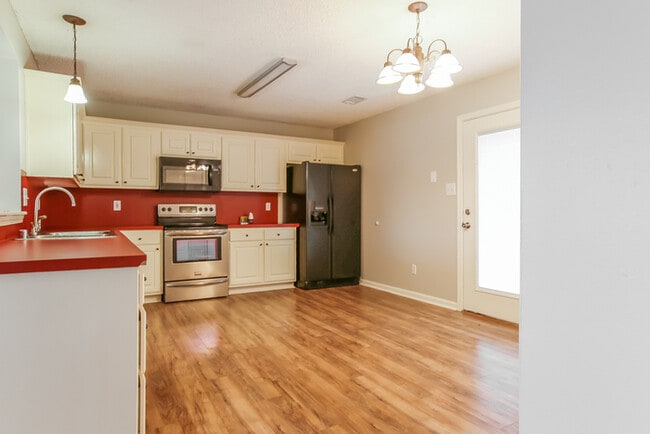 Photo - 2803 Henson Pl