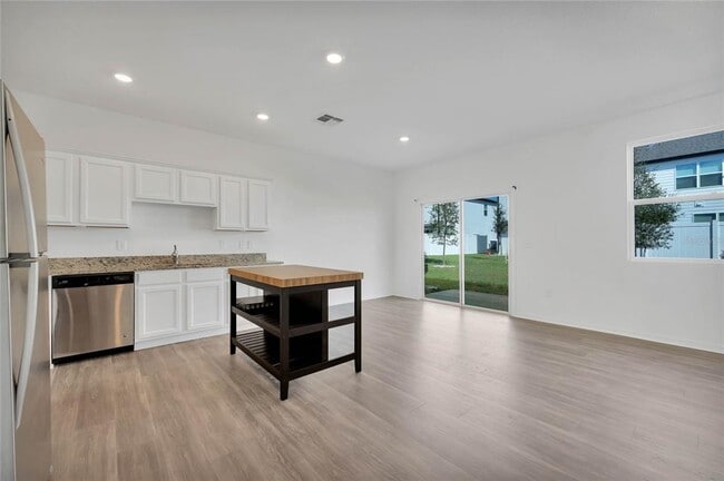 Photo - 840 Grandin St