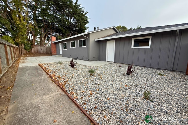 2490 Fleetwood Dr