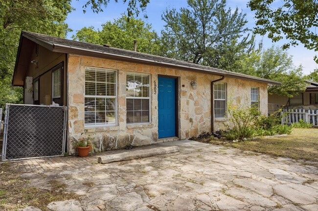 Building Photo - 6802 Villita Avenida