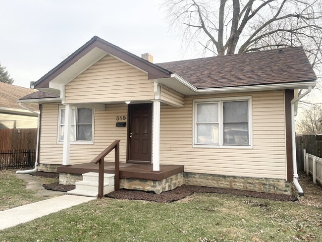Building Photo - 3 Bedroom Home  with huge, 2-car garage/workshop combo (has electricity)