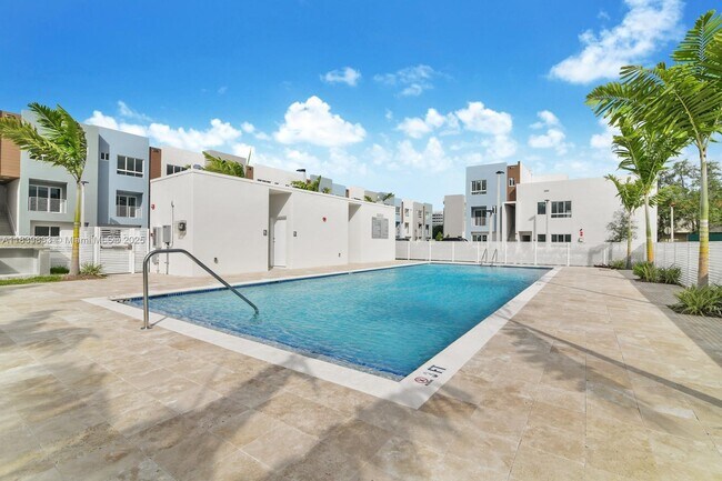 Photo - 2561 NE 193rd St Unidad 1102