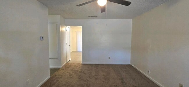 Photo - Available! 2 Bedroom 1 Bath Close to Everything! Longview, TX!