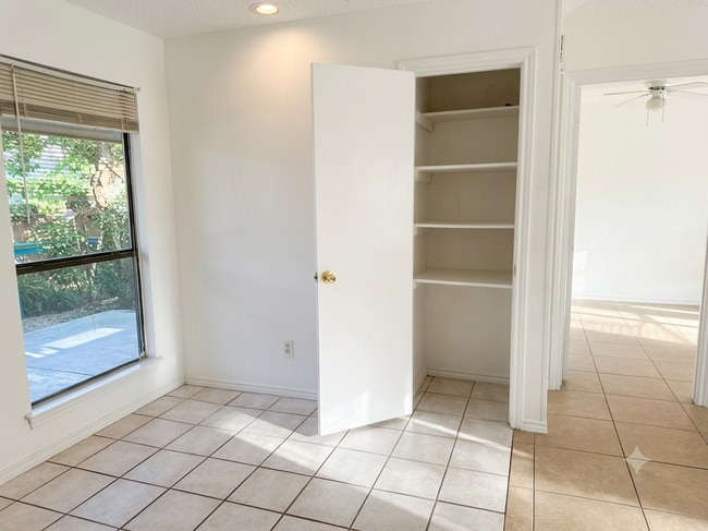 Photo - 720 Long Ct