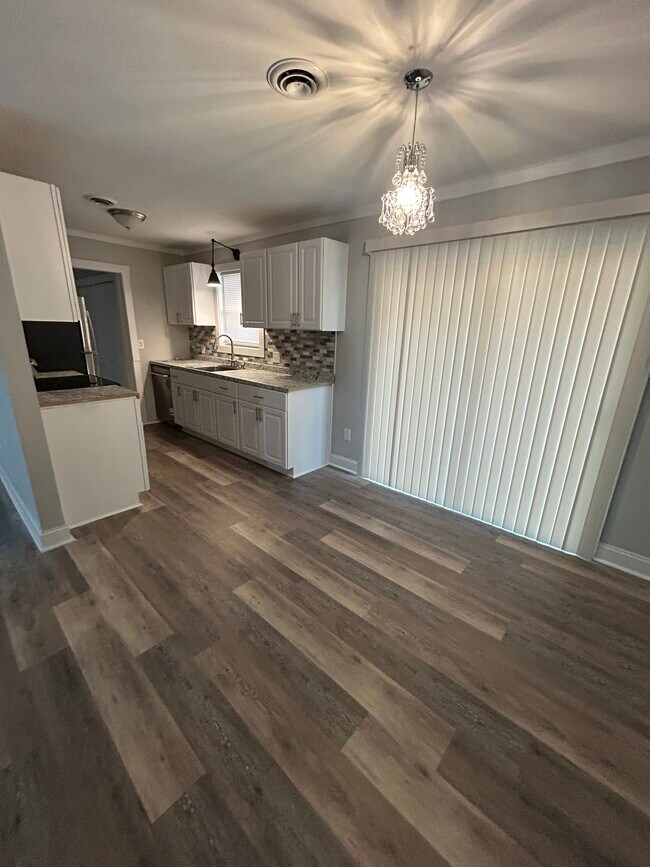 Photo - 4764 Longview Dr