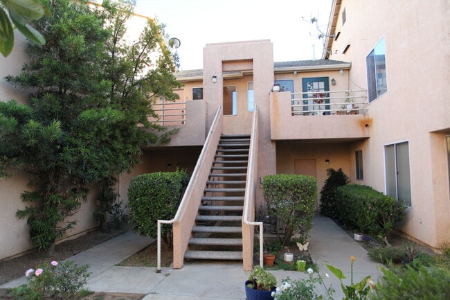 Building Photo - 11068 Sharp Ave Unit A