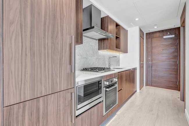 Photo - 2305-4720 Lougheed Highway Unit 2305