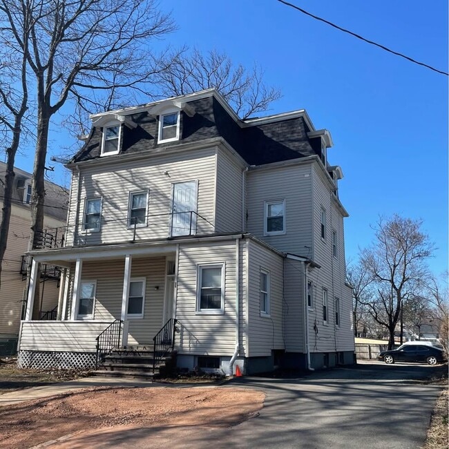 Building Photo - 62 Dehart Pl Unit 2 Rental