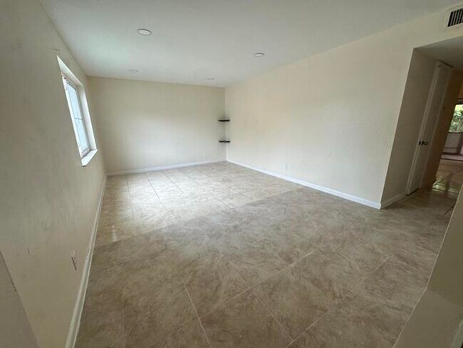 Photo - 5614 Blueberry Ct
