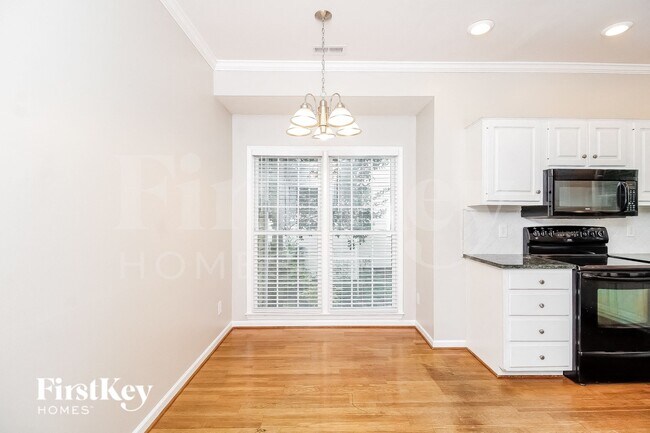 Photo - 9 Park Village Ct