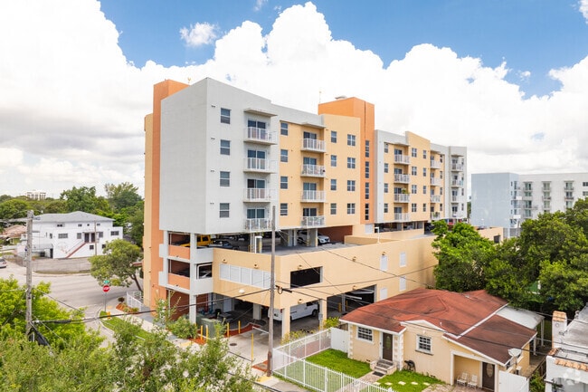 Photo - Biscayne Court Apartments