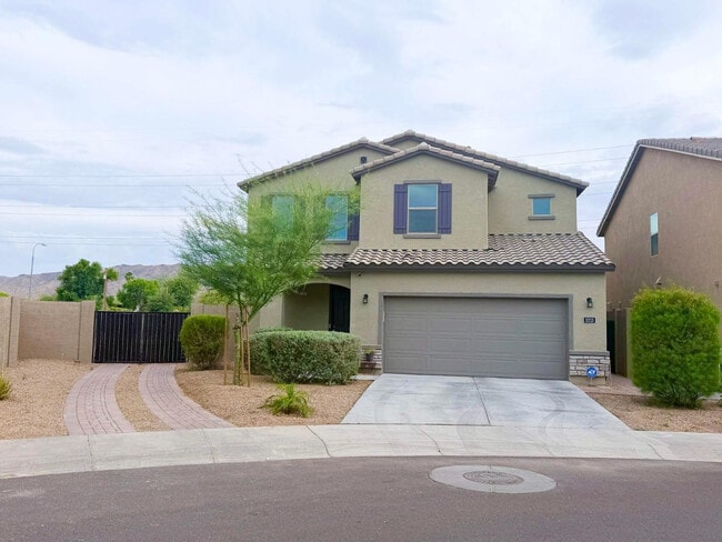 Building Photo - 3213 W Donner Dr