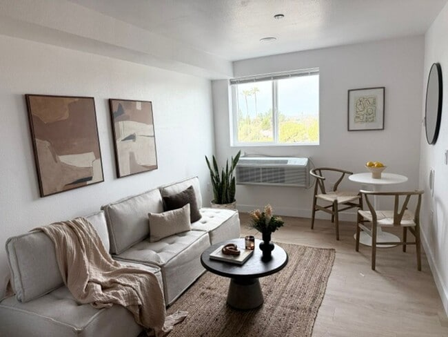 Building Photo - 4973 W 21st St Unit 402a