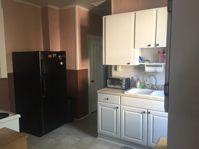 173 W 5th St