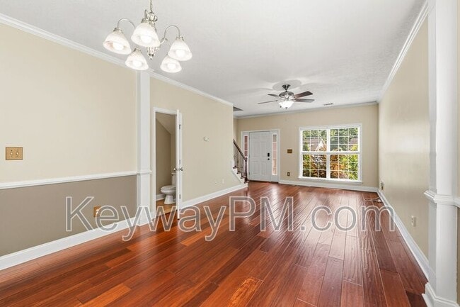 Photo - 1447 Collins Dr