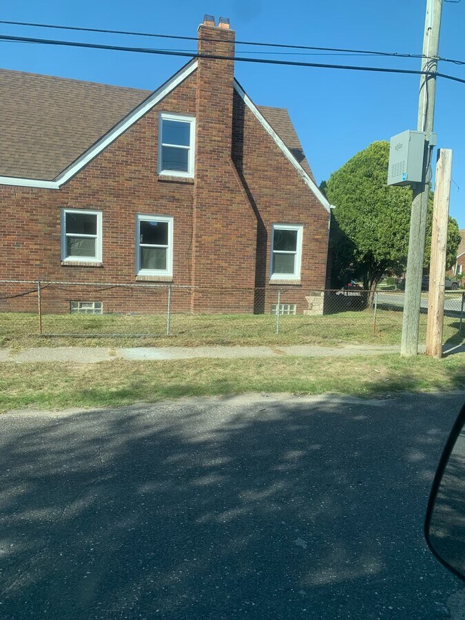 Photo - 16803 Mendota St