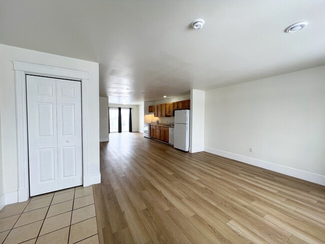 Photo - 10 Muttart Dr