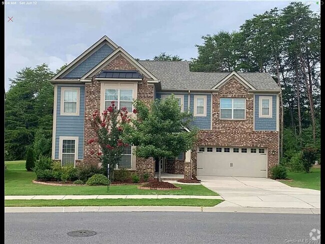 Building Photo - All 5 bedrooms on the second floor Rental