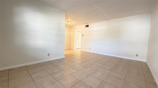 Photo - 400 SE 3rd Ave Unit 206