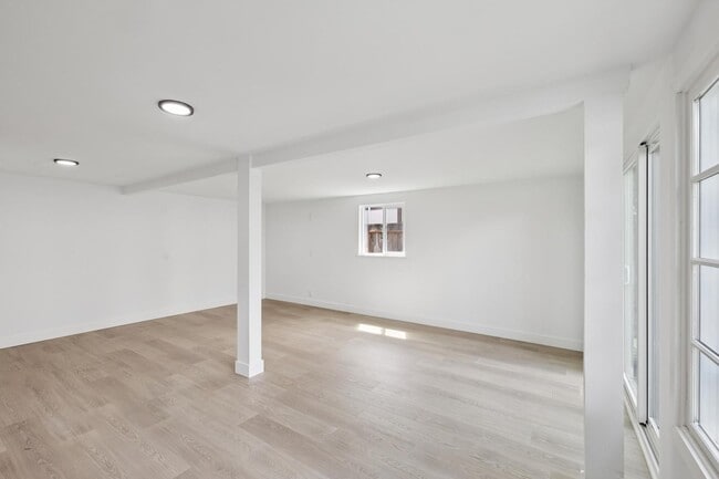 Photo - Newly Renovated Historic 1-Bedroom in Downtown North (Palo Alto) Unidad Everett 558-A
