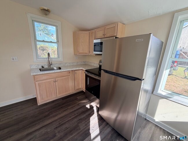 365 Scantic Rd