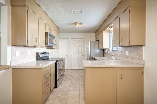 Photo - 1703 Kingman Rd