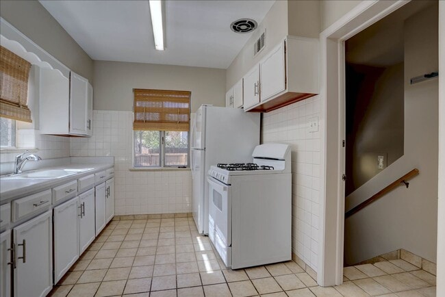 Photo - Spacious Sunnyside Bungalow, Finished Base...