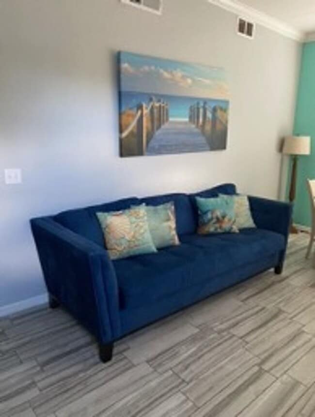 Building Photo - 2280 San Vital Dr