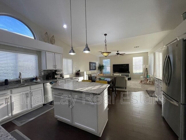 Photo - 617 W Jasper Dr