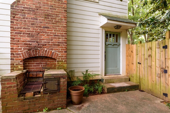 Photo - 1070 Eden Ave SE Unit Magnolia Cottage