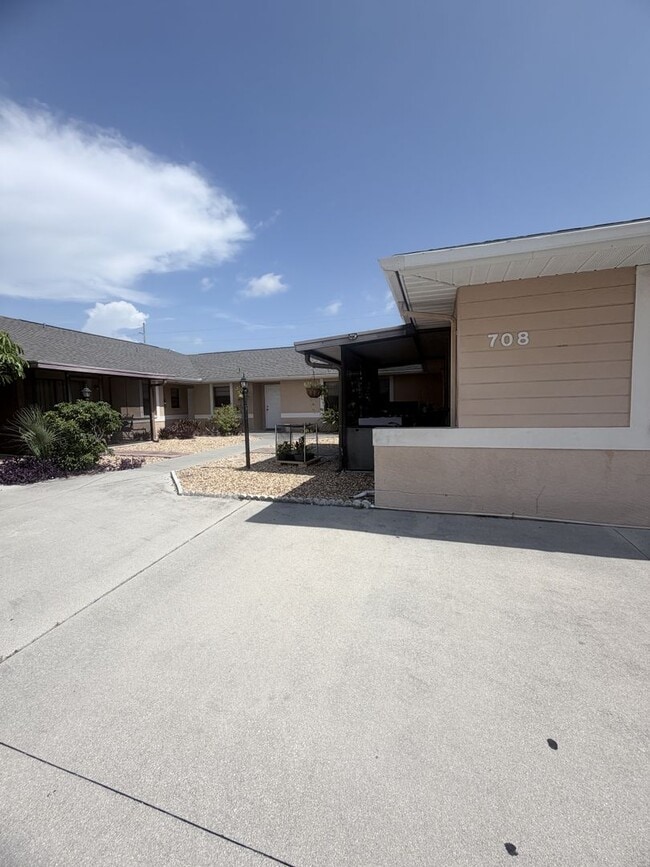 Photo - 708 SE 47th St Unit 708 SE 47th St #2