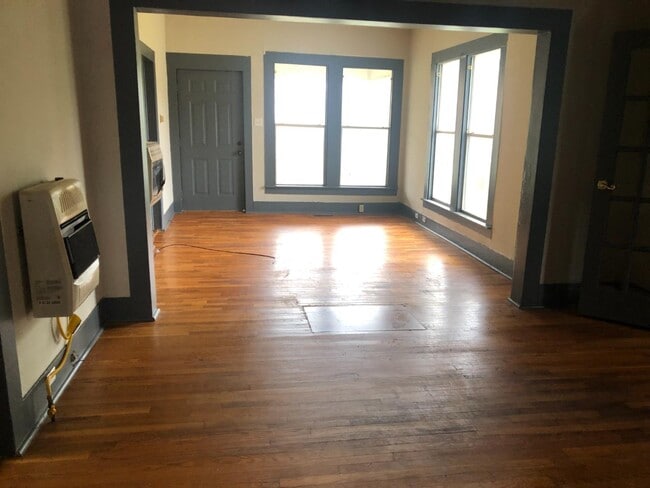 Photo - 5905 8th St S